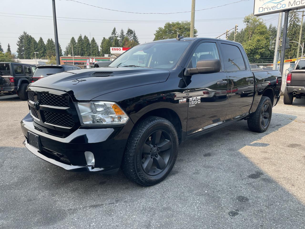 RAM 1500 Classic Express 4x4 Crew Cab 5'7" Box 2022