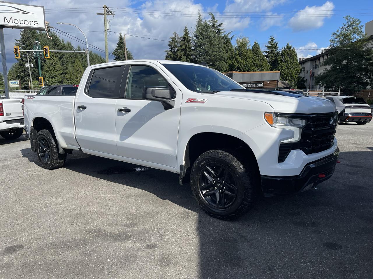 Chevrolet Silverado 1500 4WD Crew Cab 157" LT Trail Boss 2024
