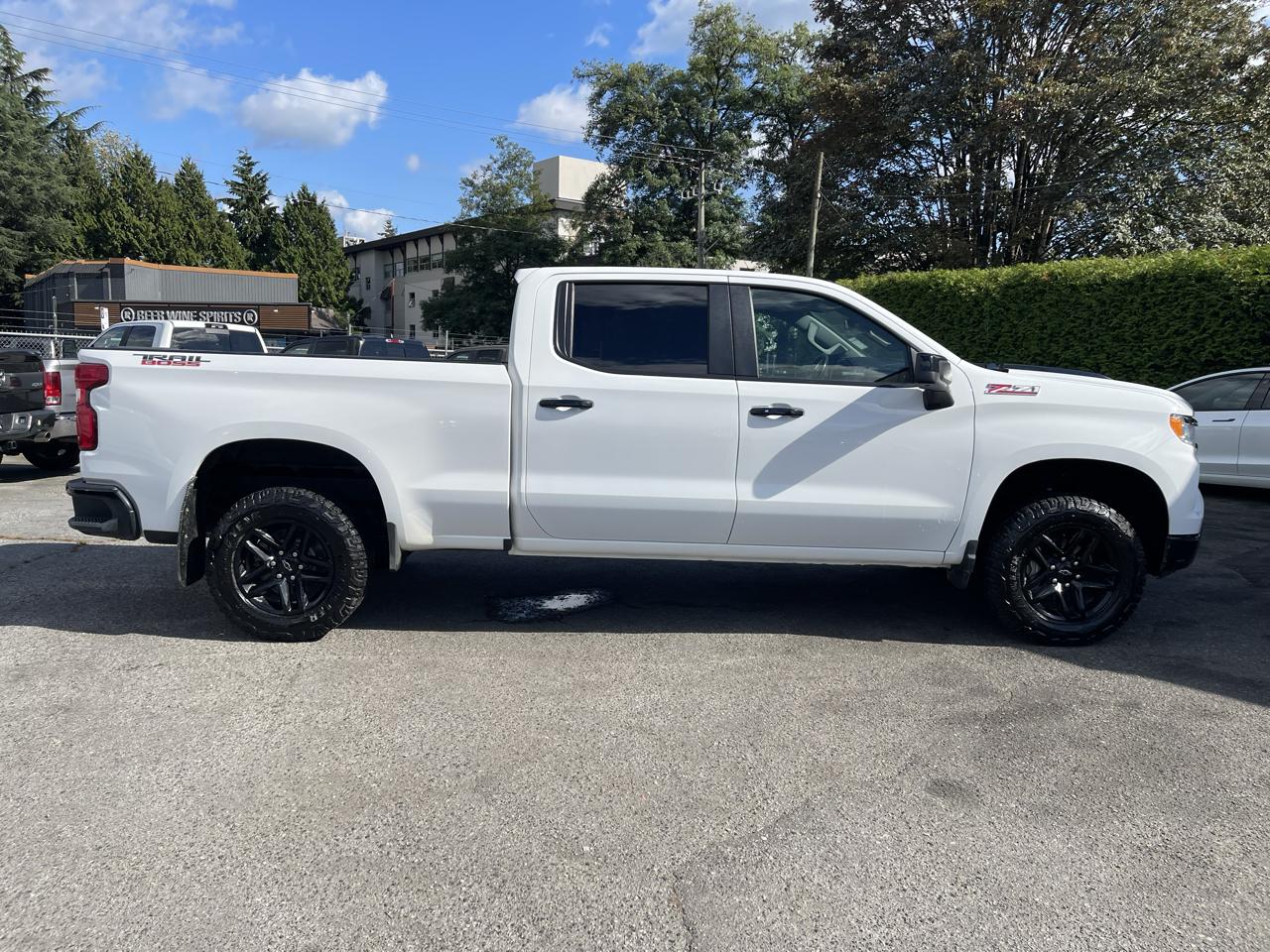 Chevrolet Silverado 1500 4WD Crew Cab 157" LT Trail Boss 2024