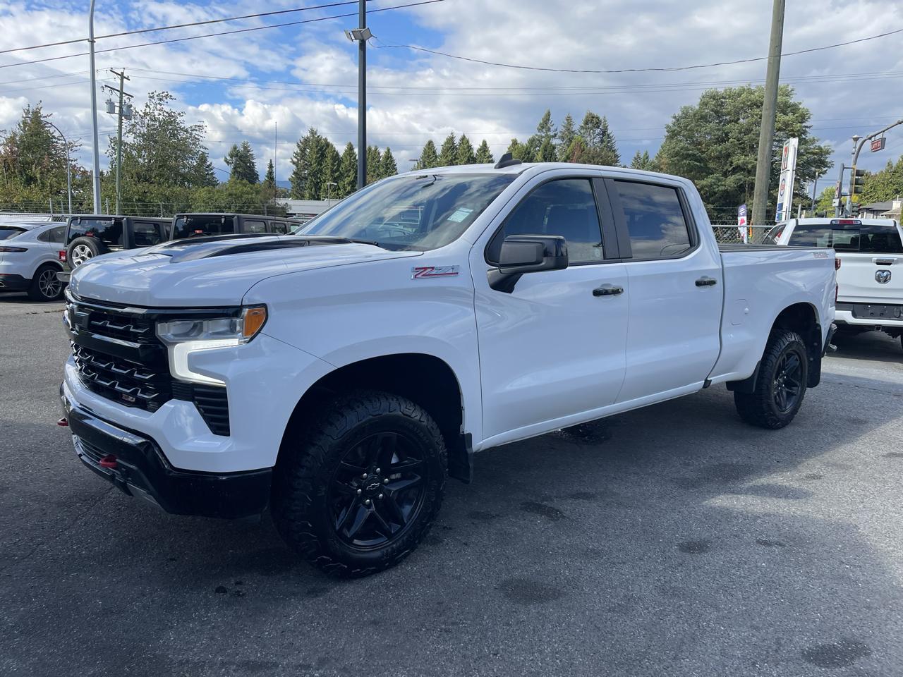 Chevrolet Silverado 1500 4WD Crew Cab 157" LT Trail Boss 2024