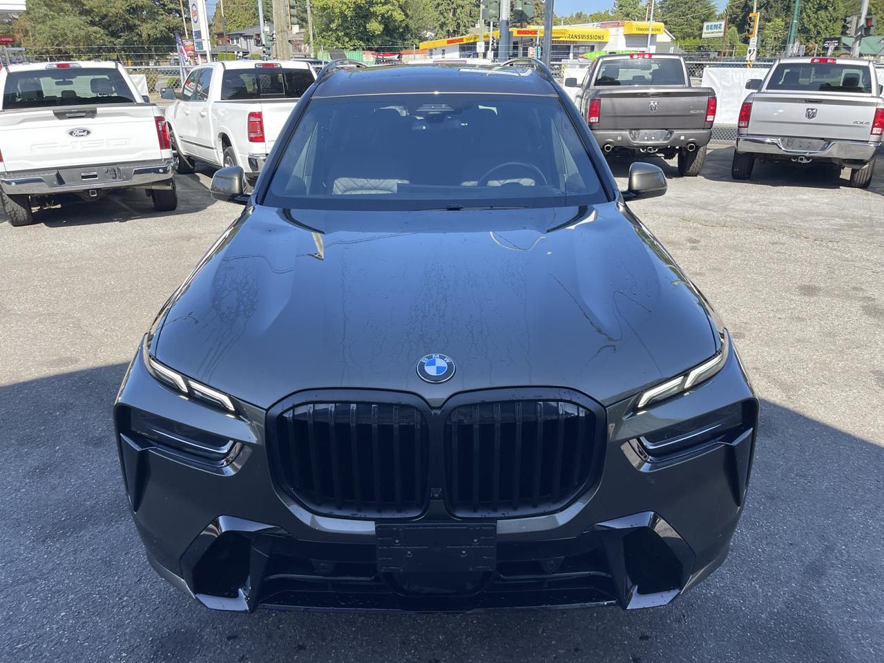 BMW X7 xDrive40i Sports Activity Vehicle 2025