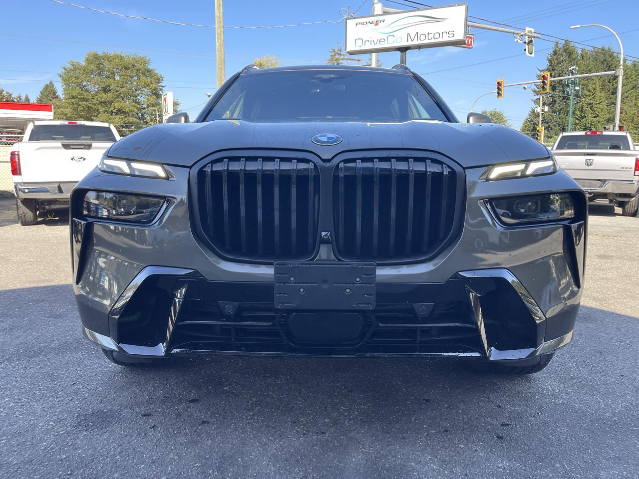 BMW X7 xDrive40i Sports Activity Vehicle 2025