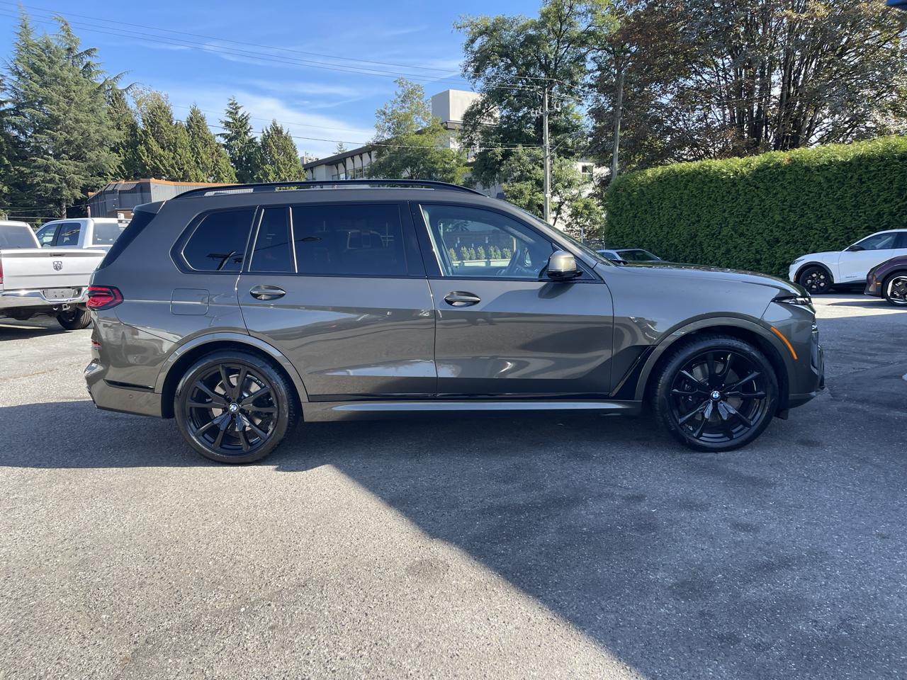 BMW X7 xDrive40i Sports Activity Vehicle 2025