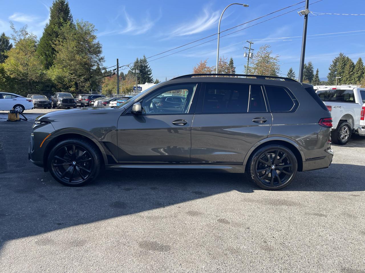 BMW X7 xDrive40i Sports Activity Vehicle 2025