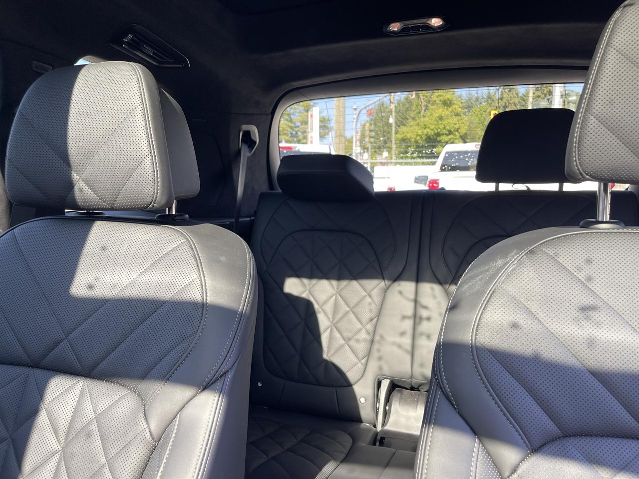 BMW X7 xDrive40i Sports Activity Vehicle 2025