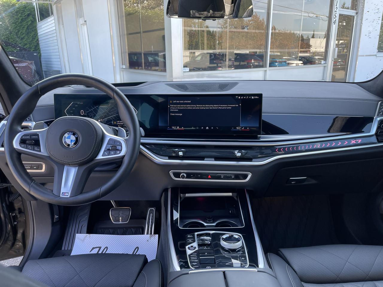 BMW X7 xDrive40i Sports Activity Vehicle 2025