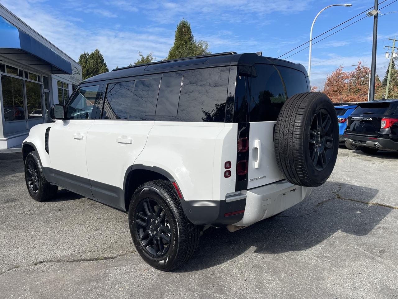 Land Rover Defender 110 P300 S 2025