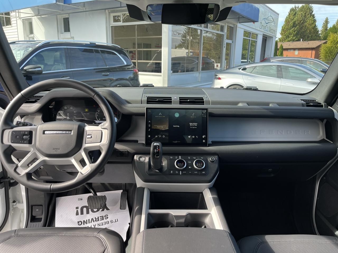 Land Rover Defender 110 P300 S 2025