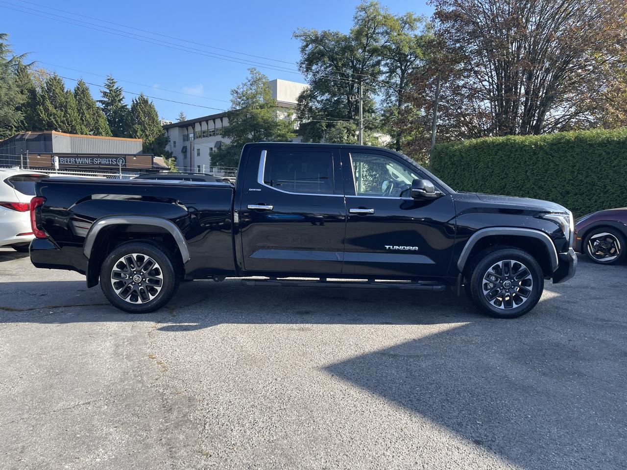 Toyota Tundra 4WD Platinum CrewMax 6.5' Bed (Natl) 2025