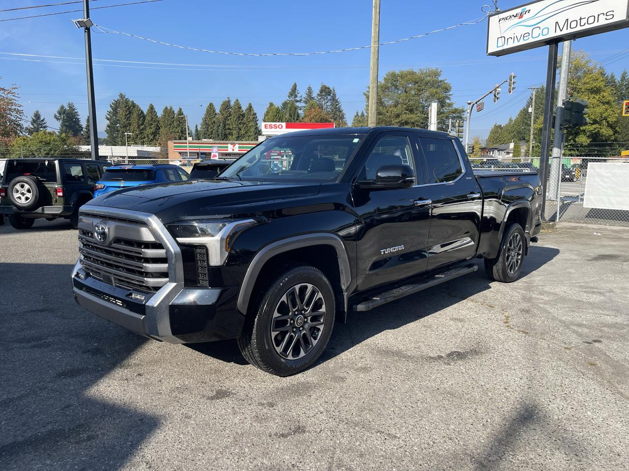 Toyota Tundra 4WD Platinum CrewMax 6.5' Bed (Natl) 2025