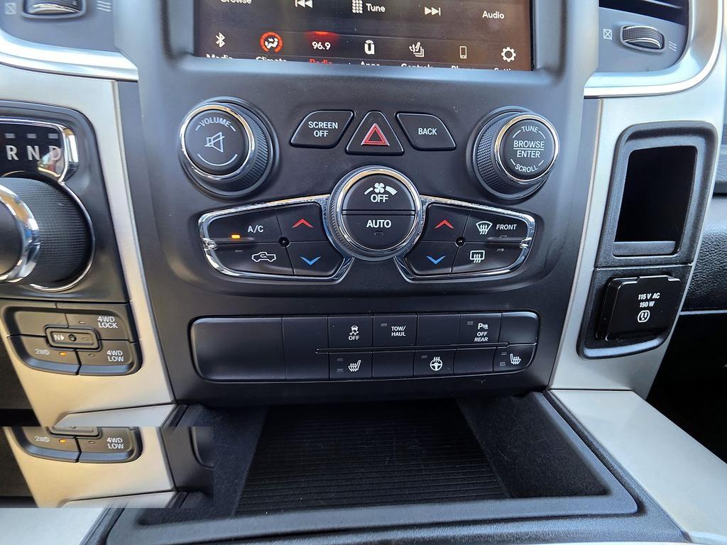 RAM 1500 Classic Warlock 4x4 Quad Cab 6'4" Box 2019