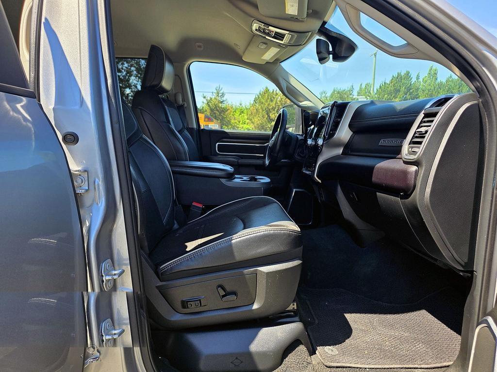 RAM 3500 Laramie 4x4 Crew Cab 6'4" Box 2023