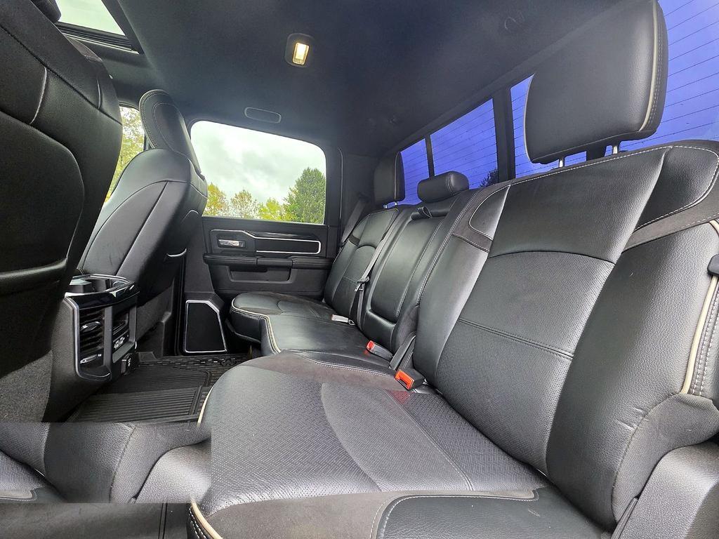 RAM 3500 Laramie 4x4 Crew Cab 8' Box 2020