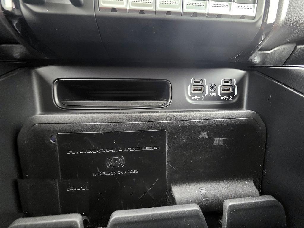 RAM 3500 Laramie 4x4 Crew Cab 8' Box 2020