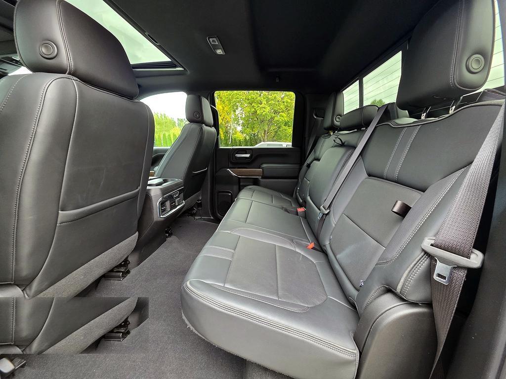 Chevrolet Silverado 3500HD 4WD Crew Cab 159" High Country 2023