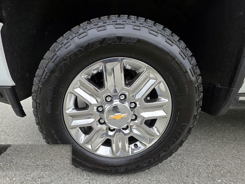 Chevrolet Silverado 3500HD 4WD Crew Cab 159" High Country 2023