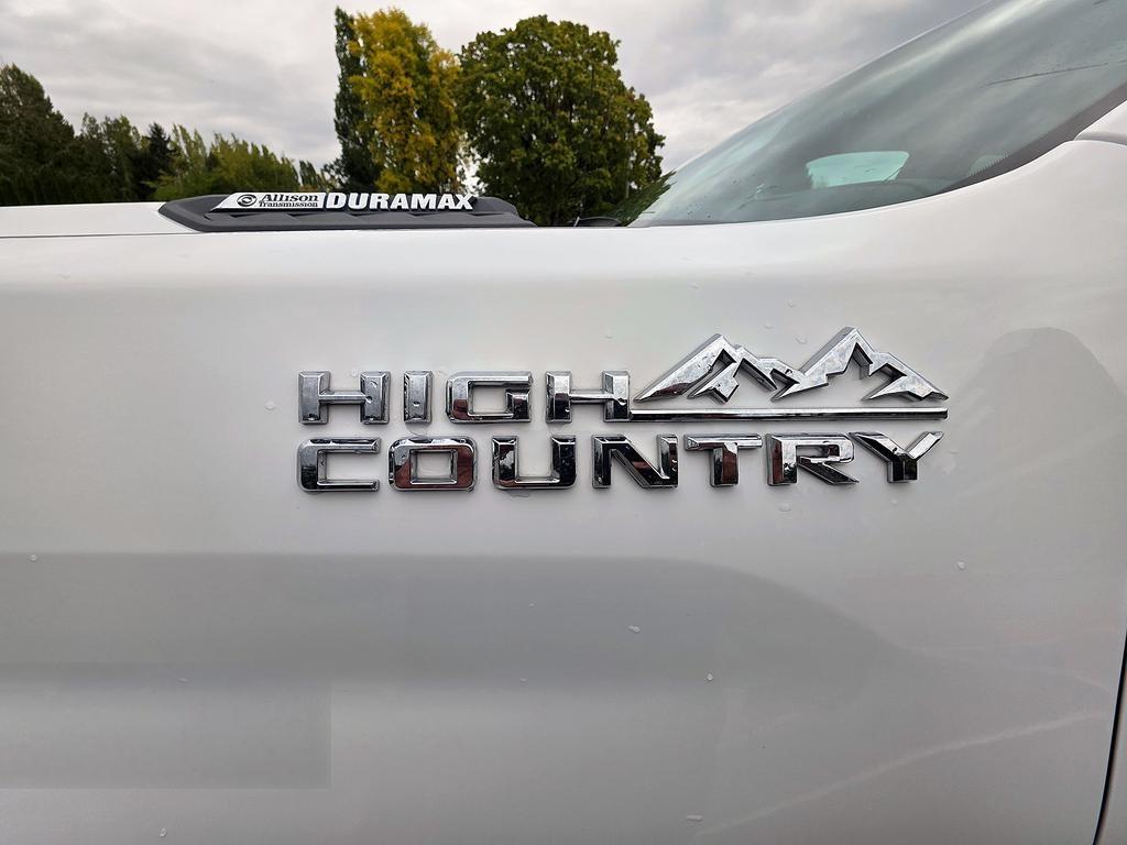 Chevrolet Silverado 3500HD 4WD Crew Cab 159" High Country 2023