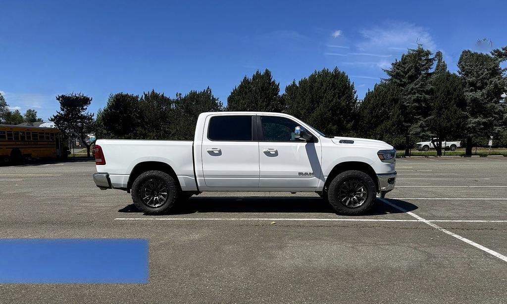 RAM 1500 Laramie 4x4 Crew Cab 5'7" Box 2023