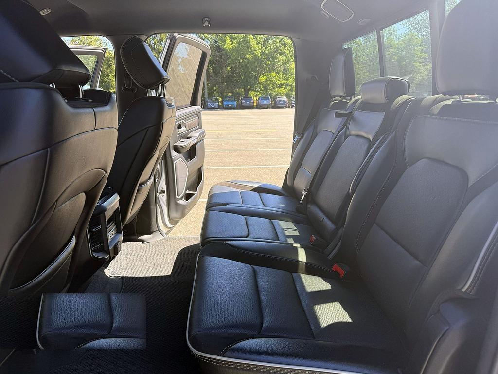 RAM 1500 Laramie 4x4 Crew Cab 5'7" Box 2023