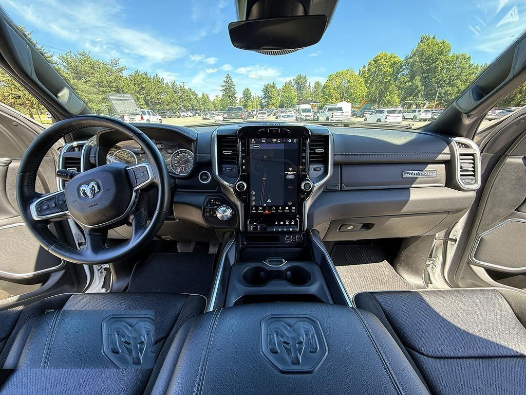 RAM 1500 Laramie 4x4 Crew Cab 5'7" Box 2023