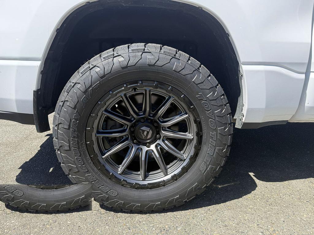 RAM 1500 Laramie 4x4 Crew Cab 5'7" Box 2023