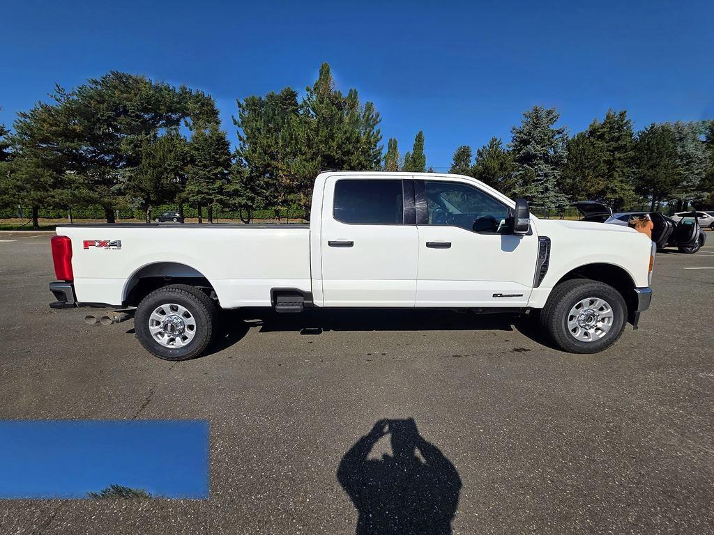 Ford Super Duty F-350 SRW King Ranch 4WD Crew Cab 8' Box 2024