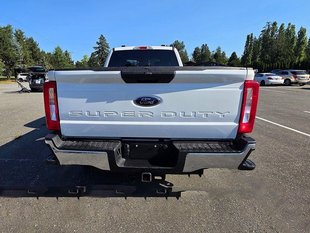 Ford Super Duty F-350 SRW King Ranch 4WD Crew Cab 8' Box 2024
