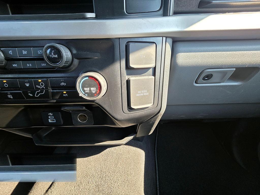 Ford Super Duty F-350 SRW King Ranch 4WD Crew Cab 8' Box 2024