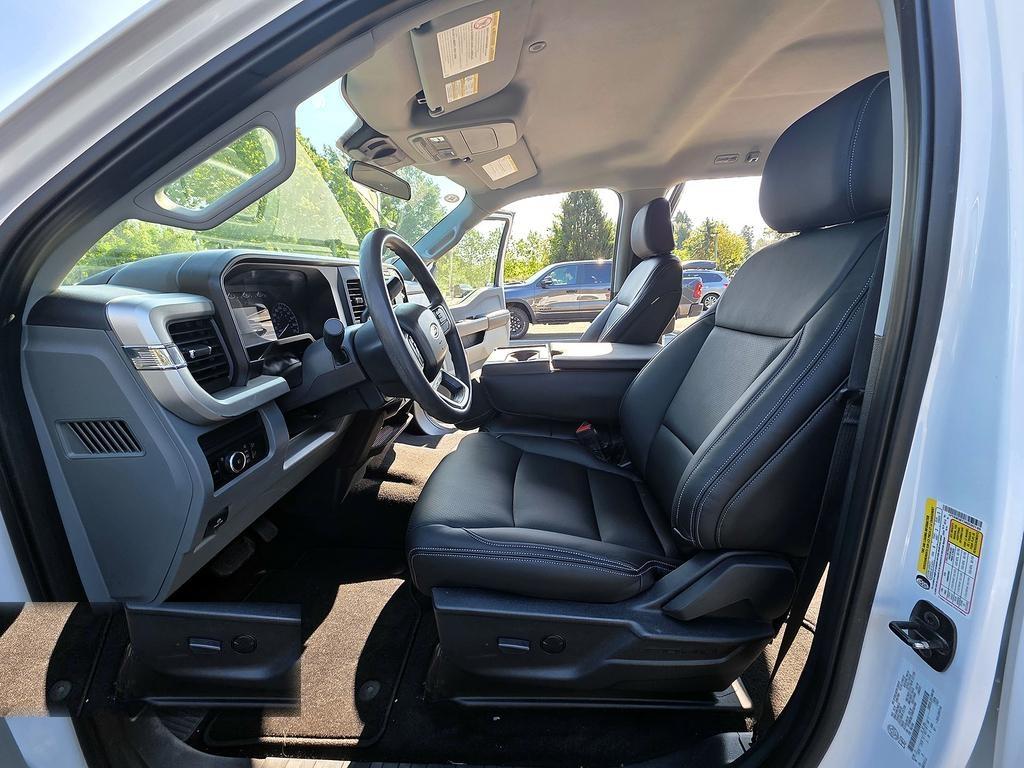 Ford Super Duty F-350 SRW King Ranch 4WD Crew Cab 8' Box 2024