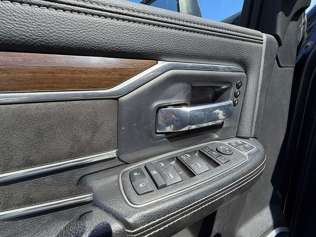 RAM 3500 Laramie 4x4 Crew Cab 6'4" Box 2023