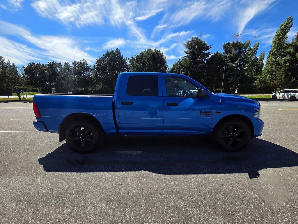RAM 1500 Classic Express 4x4 Crew Cab 5'7" Box 2023