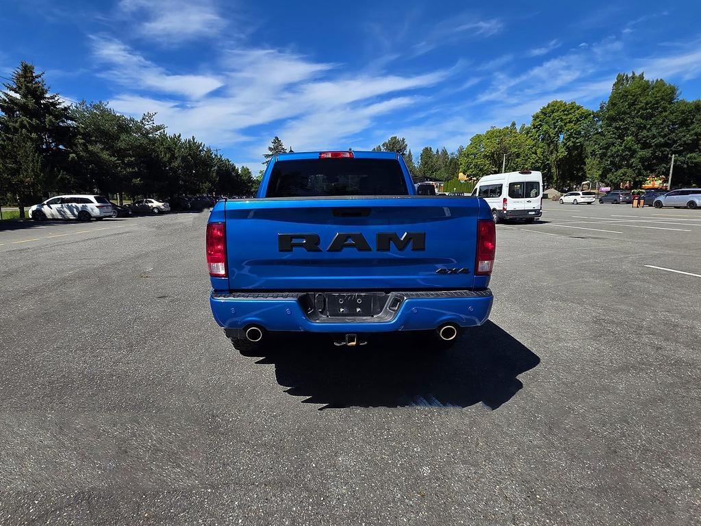 RAM 1500 Classic Express 4x4 Crew Cab 5'7" Box 2023