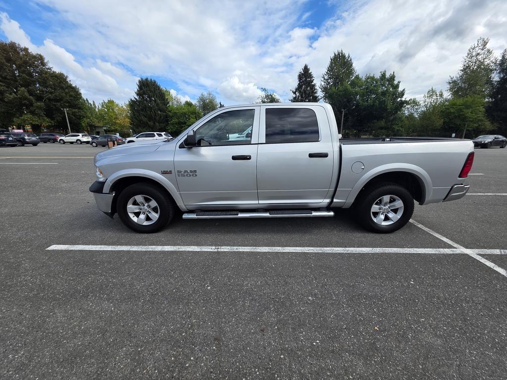 RAM 1500 4WD Crew Cab 140.5" ST 2017