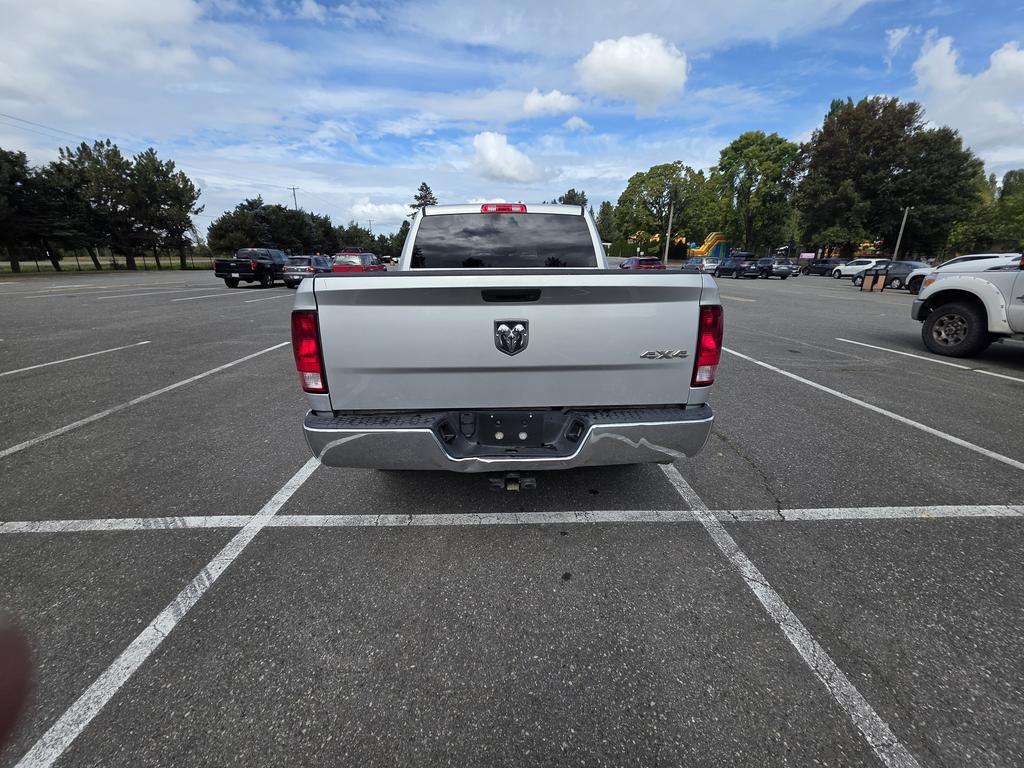 RAM 1500 4WD Crew Cab 140.5" ST 2017