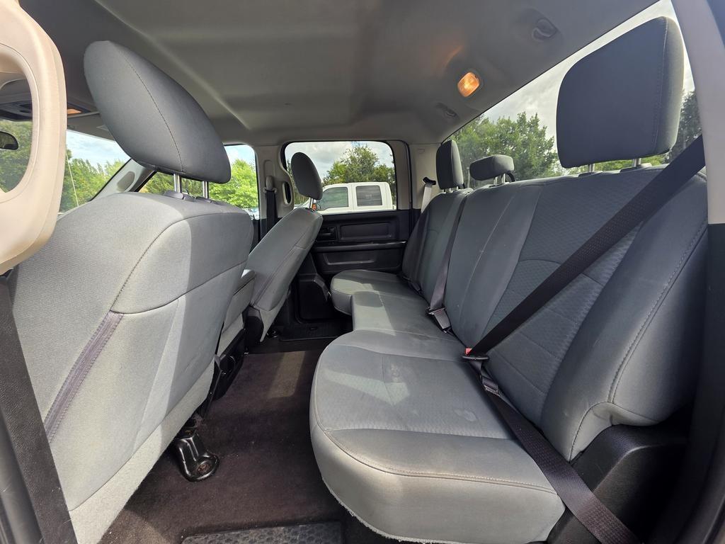 RAM 1500 4WD Crew Cab 140.5" ST 2017