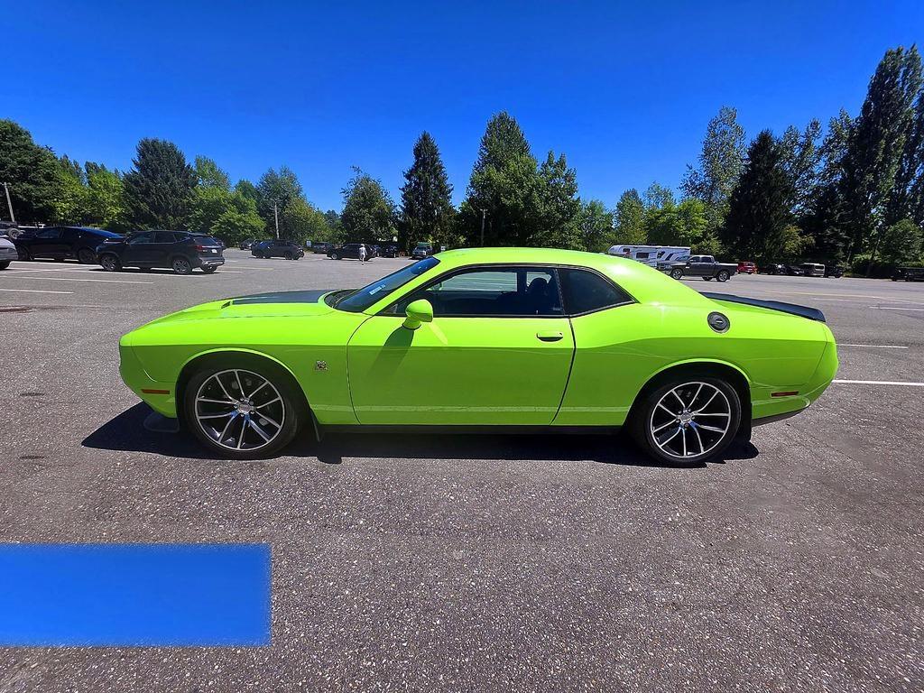 Dodge Challenger 2dr Cpe Scat Pack 2015