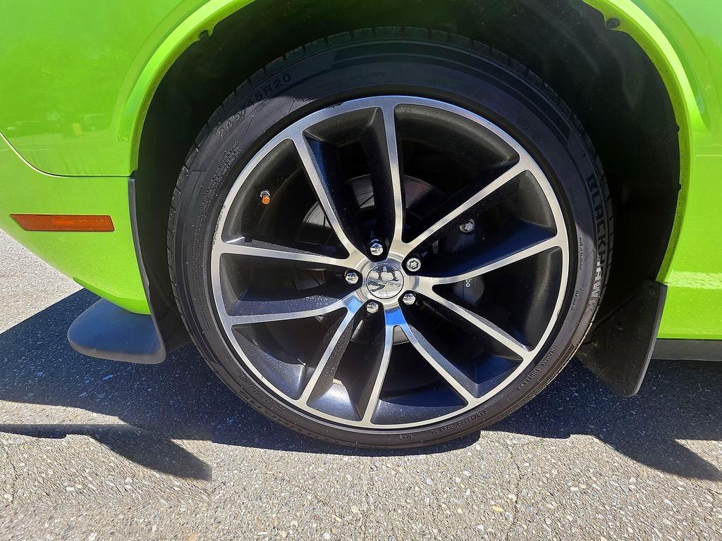 Dodge Challenger 2dr Cpe Scat Pack 2015