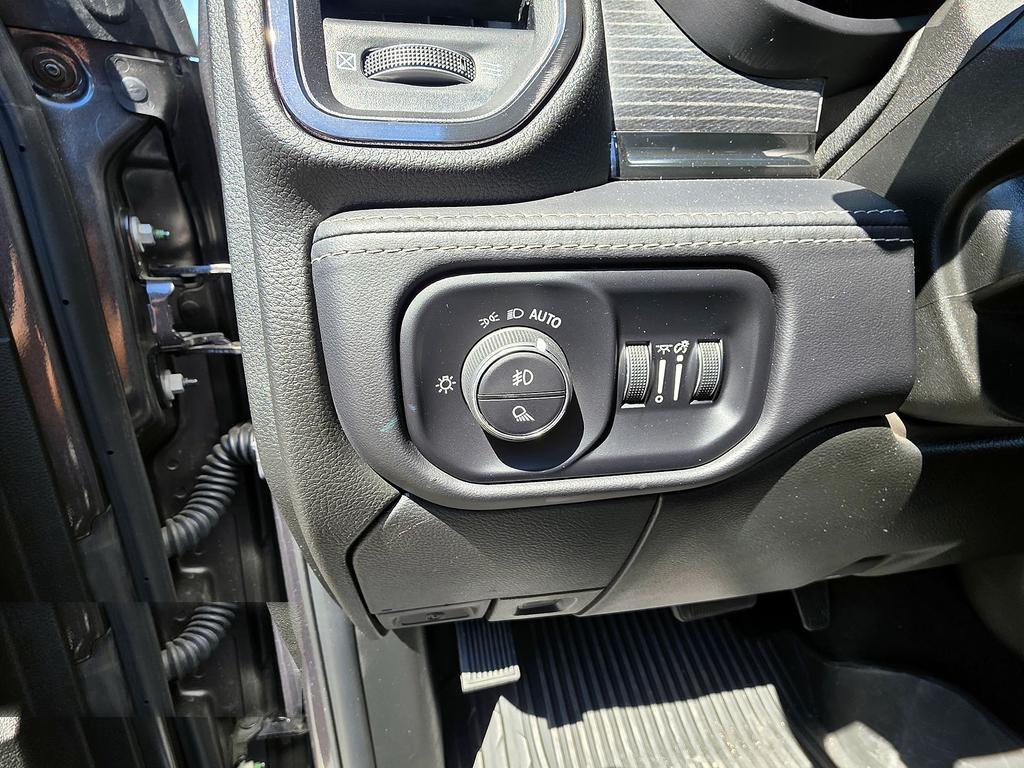 RAM 3500 Limited 4x4 Crew Cab 6'4" Box 2024