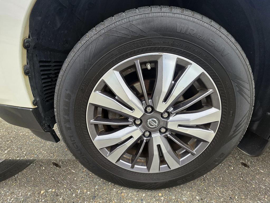 Nissan Pathfinder 4x4 Platinum 2017