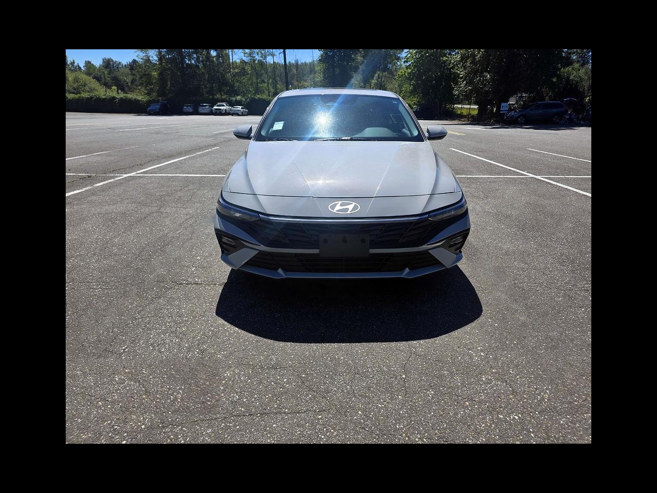 Hyundai Elantra Preferred IVT w/Tech Pkg 2025