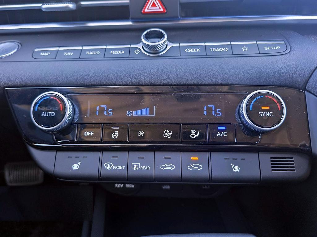 Hyundai Elantra Preferred IVT w/Tech Pkg 2025