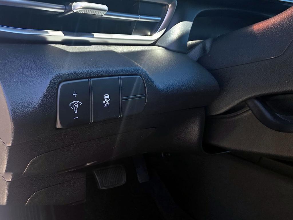 Hyundai Elantra Preferred IVT w/Tech Pkg 2025
