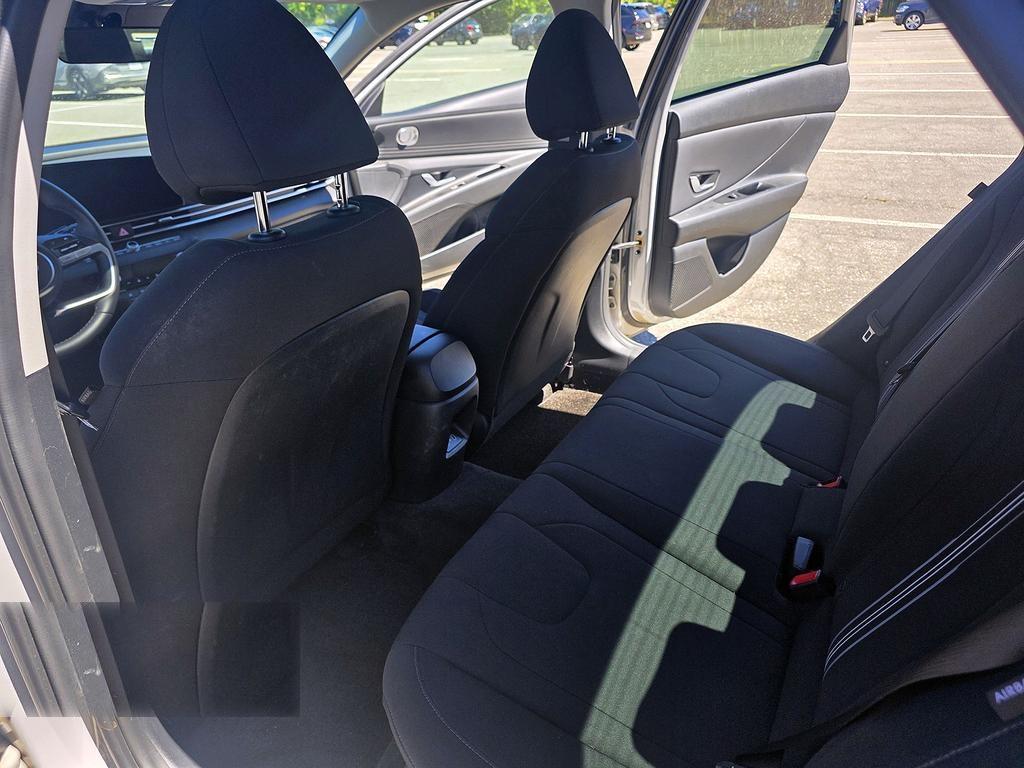 Hyundai Elantra Preferred IVT w/Tech Pkg 2025