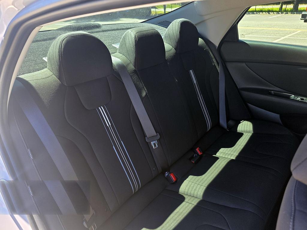 Hyundai Elantra Preferred IVT w/Tech Pkg 2025