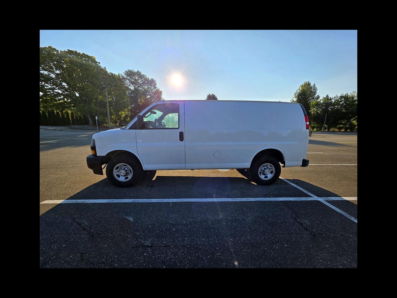 Chevrolet Express Cargo Van RWD 2500 135" 2023