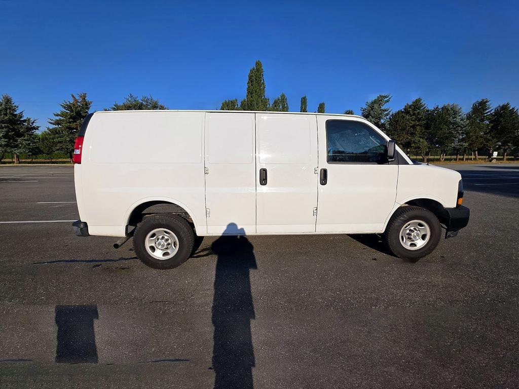 Chevrolet Express Cargo Van RWD 2500 135" 2023
