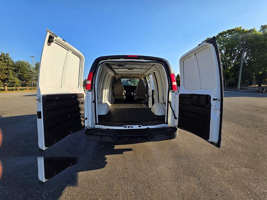 Chevrolet Express Cargo Van RWD 2500 135" 2023