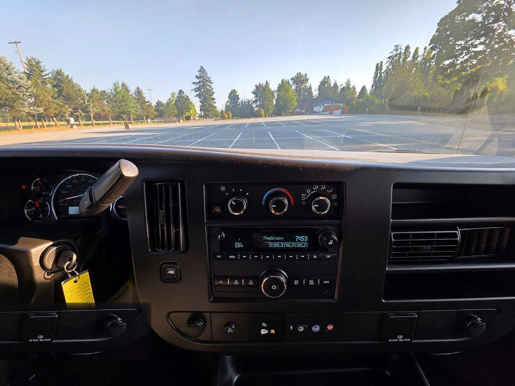 Chevrolet Express Cargo Van RWD 2500 135" 2023