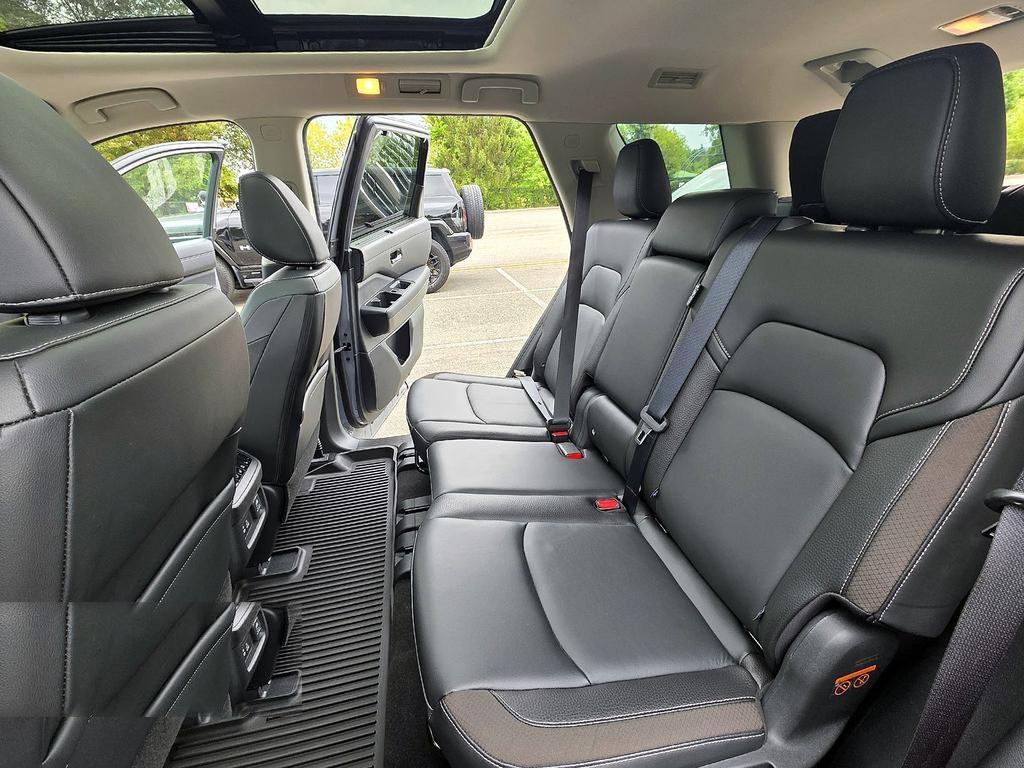 Nissan Pathfinder SL 4WD 2023