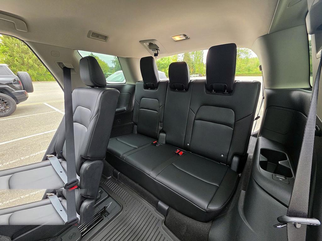 Nissan Pathfinder SL 4WD 2023